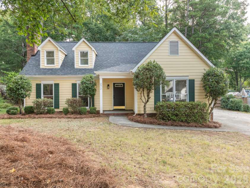 2612 Heathershire Lane, Matthews, NC 28105.  MLS# CAR4426654, YatesRealty ID 52305. 