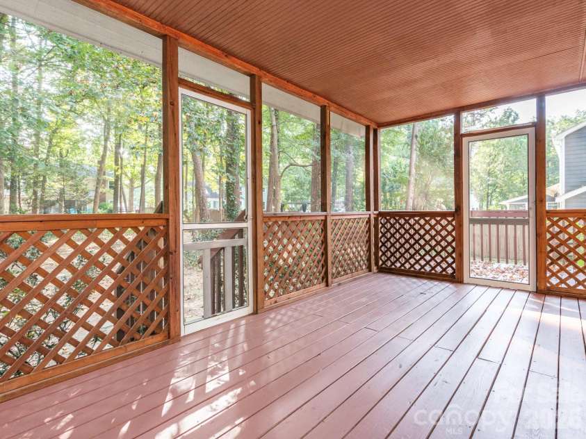 2612 Heathershire Lane, Matthews, NC 28105.  MLS# CAR4426654, YatesRealty ID 52305. 