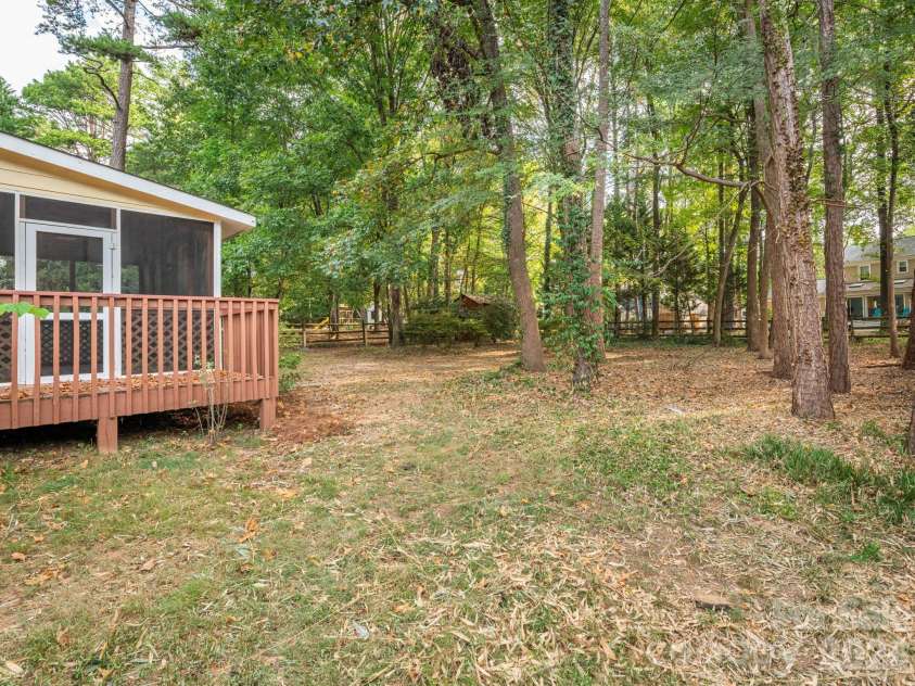 2612 Heathershire Lane, Matthews, NC 28105.  MLS# CAR4426654, YatesRealty ID 52305. 