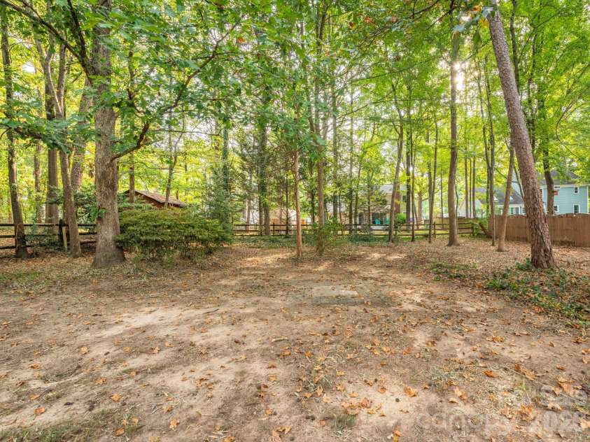 2612 Heathershire Lane, Matthews, NC 28105.  MLS# CAR4426654, YatesRealty ID 52305. 
