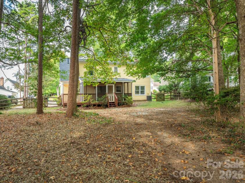2612 Heathershire Lane, Matthews, NC 28105.  MLS# CAR4426654, YatesRealty ID 52305. 