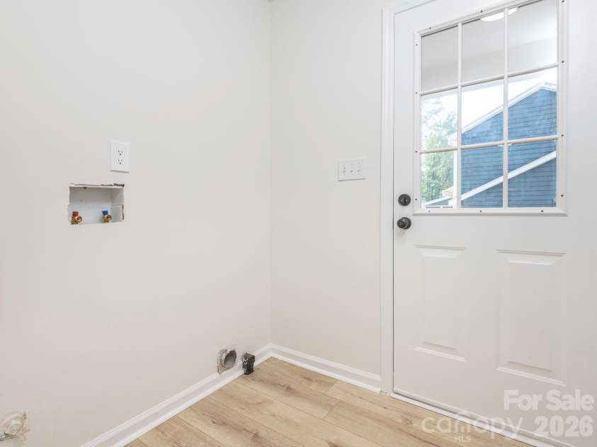 2612 Heathershire Lane, Matthews, NC 28105.  MLS# CAR4426654, YatesRealty ID 52305. 