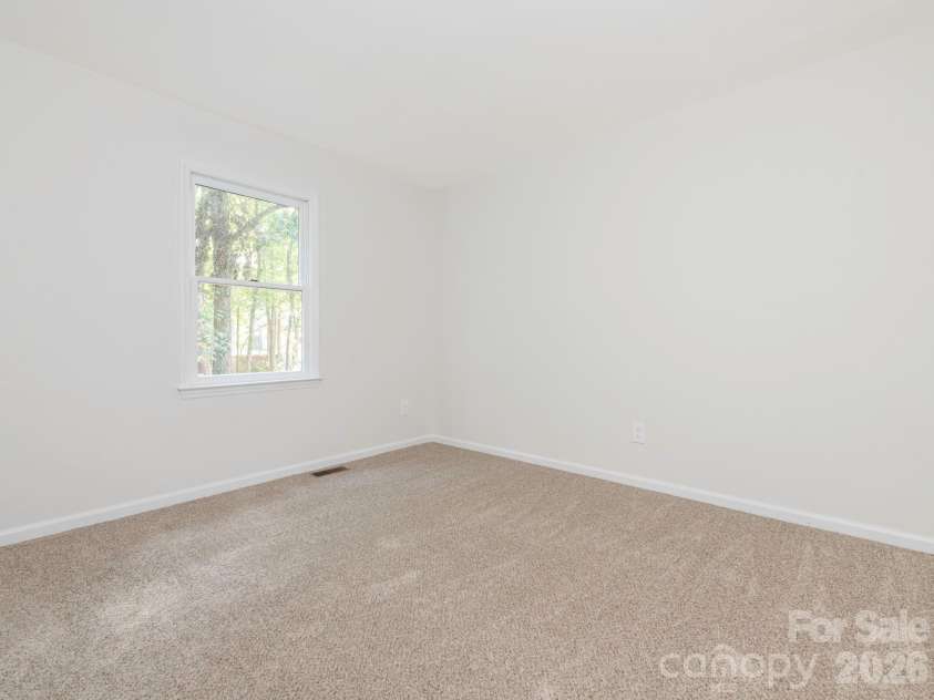 2612 Heathershire Lane, Matthews, NC 28105.  MLS# CAR4426654, YatesRealty ID 52305. 