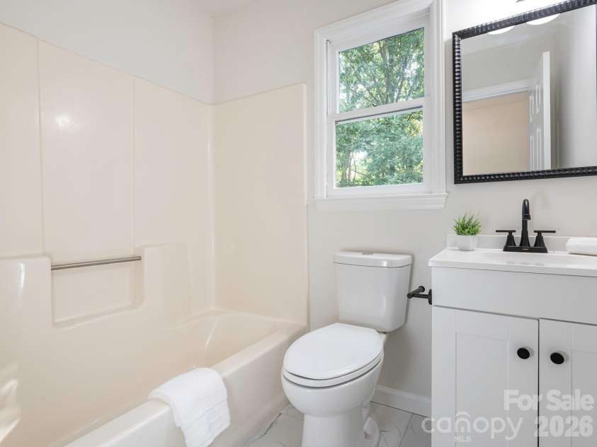 2612 Heathershire Lane, Matthews, NC 28105.  MLS# CAR4426654, YatesRealty ID 52305. 