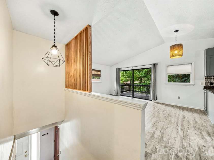 117 View De Lake Drive, Etowah, NC 28729.  MLS# CAR4427129, YatesRealty ID 52306. 