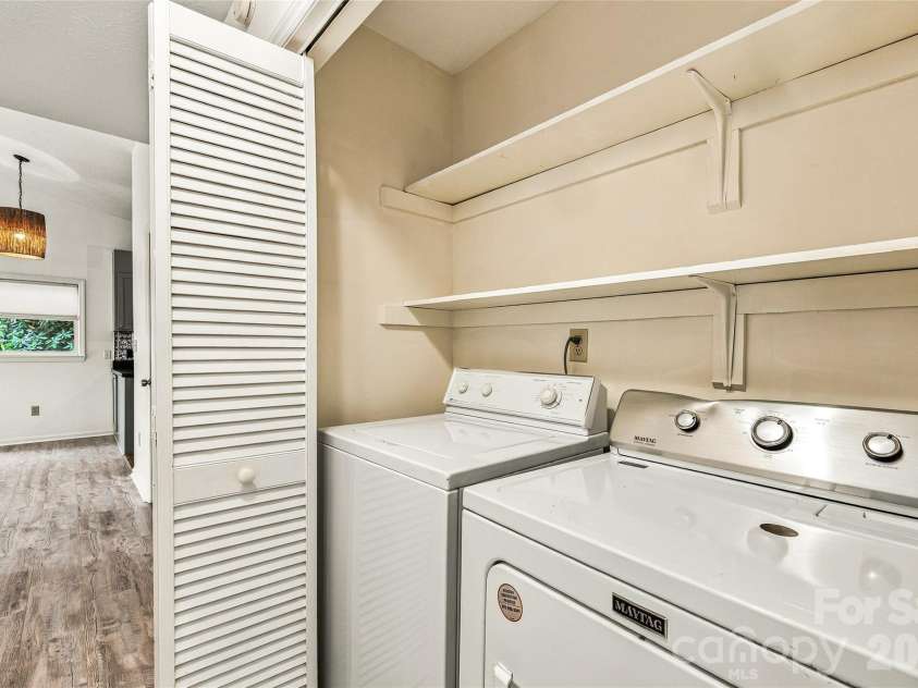 117 View De Lake Drive, Etowah, NC 28729.  MLS# CAR4427129, YatesRealty ID 52306. Laundry