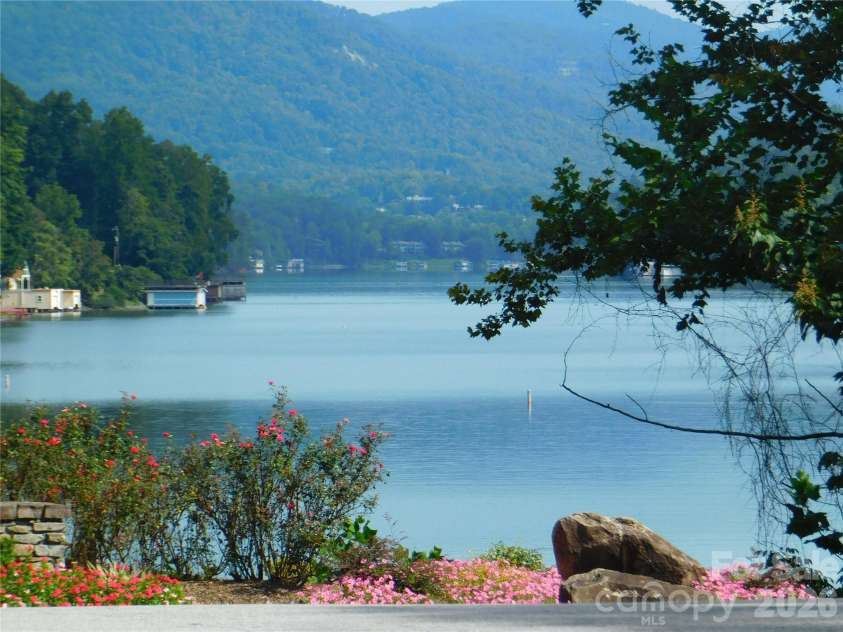 296 Acorn Lane, Rutherfordton, NC 28139.  MLS# CAR4427187, YatesRealty ID 52307. Lake Lure