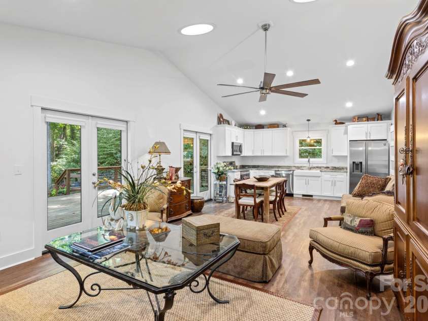 400 Laurel Drive, Saluda, NC 28773.  MLS# CAR4424292, YatesRealty ID 52308. 