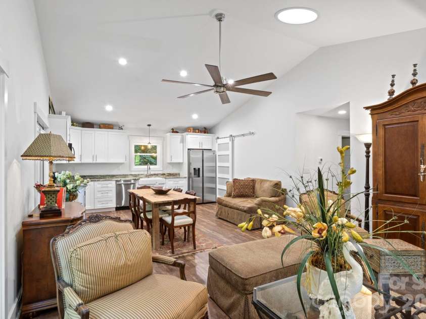 400 Laurel Drive, Saluda, NC 28773.  MLS# CAR4424292, YatesRealty ID 52308. 