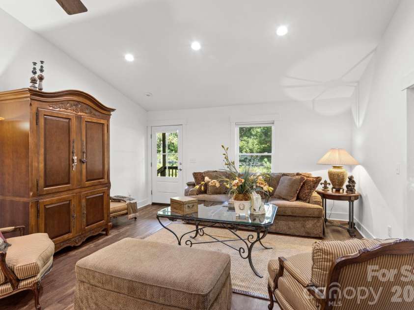 400 Laurel Drive, Saluda, NC 28773.  MLS# CAR4424292, YatesRealty ID 52308. 