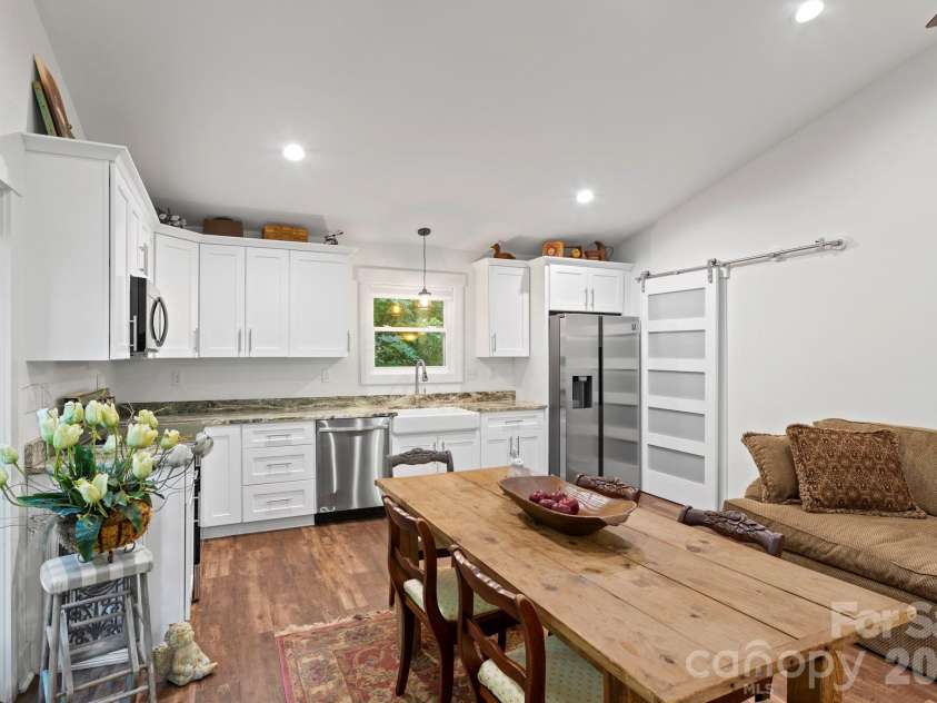 400 Laurel Drive, Saluda, NC 28773.  MLS# CAR4424292, YatesRealty ID 52308. 