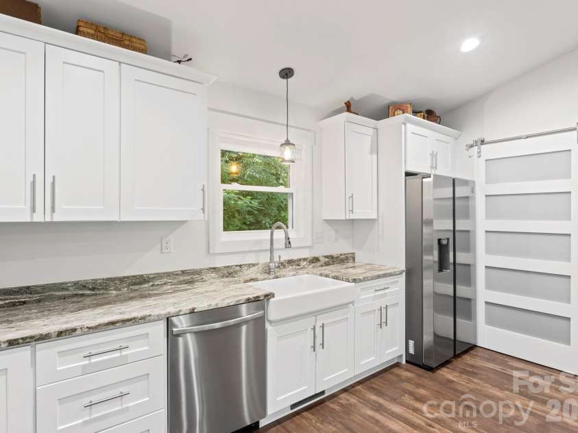 400 Laurel Drive, Saluda, NC 28773.  MLS# CAR4424292, YatesRealty ID 52308. 