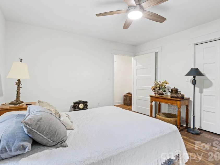 400 Laurel Drive, Saluda, NC 28773.  MLS# CAR4424292, YatesRealty ID 52308. 