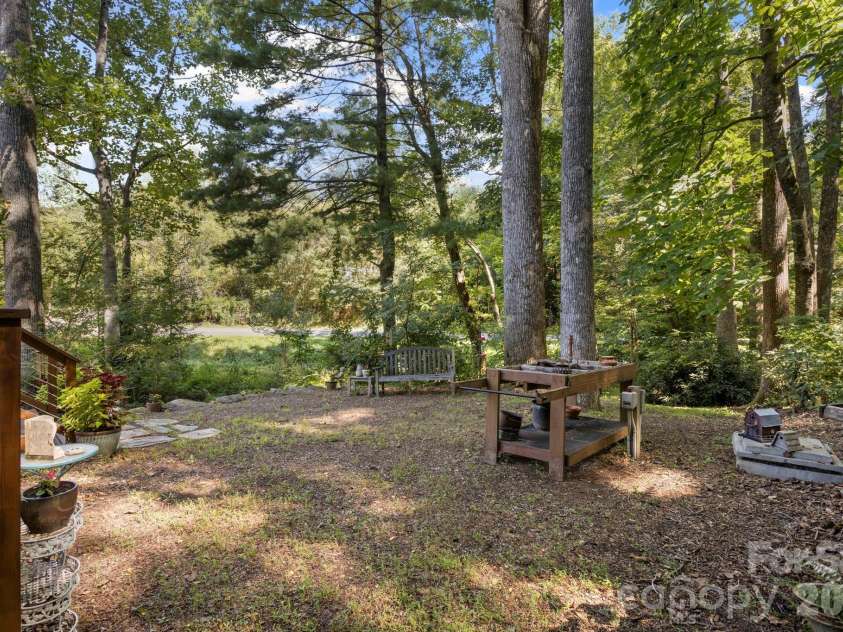 400 Laurel Drive, Saluda, NC 28773.  MLS# CAR4424292, YatesRealty ID 52308. 