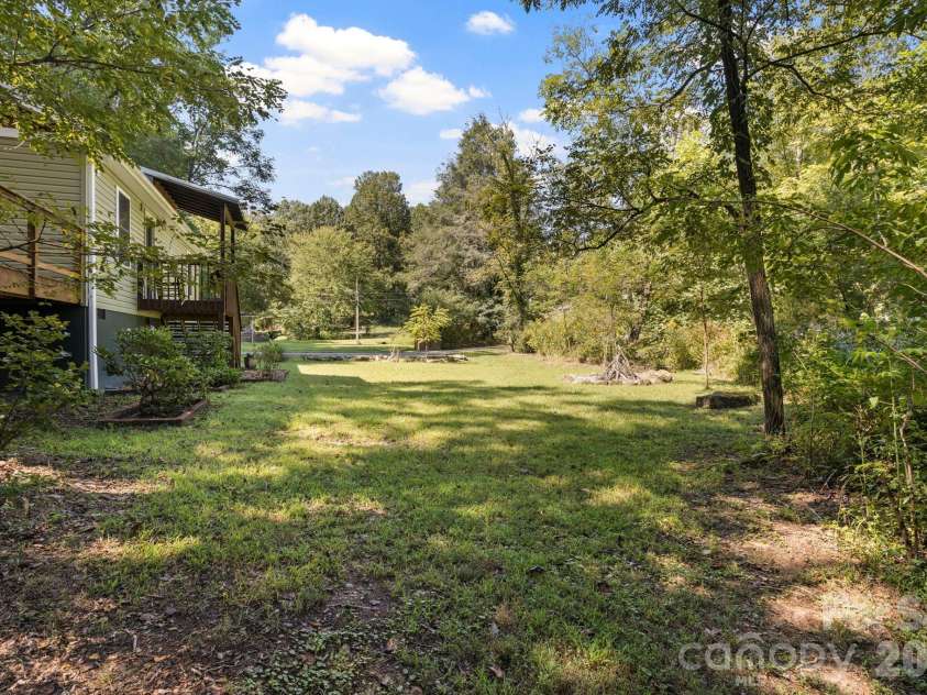 400 Laurel Drive, Saluda, NC 28773.  MLS# CAR4424292, YatesRealty ID 52308. 