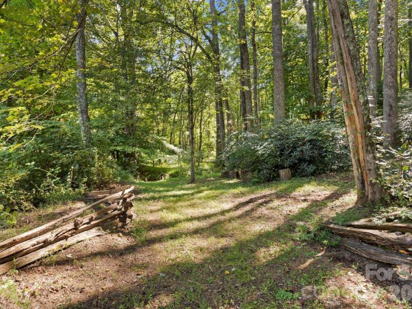 400 Laurel Drive, Saluda, NC 28773.  MLS# CAR4424292, YatesRealty ID 52308. 