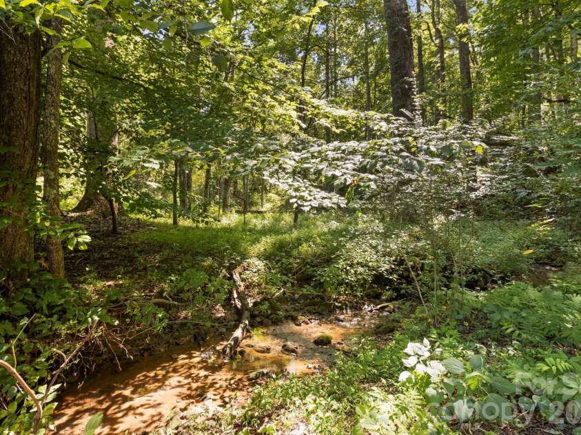 400 Laurel Drive, Saluda, NC 28773.  MLS# CAR4424292, YatesRealty ID 52308. 