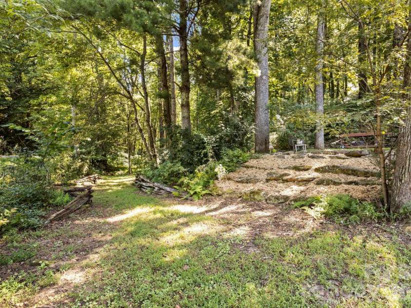 400 Laurel Drive, Saluda, NC 28773.  MLS# CAR4424292, YatesRealty ID 52308. 