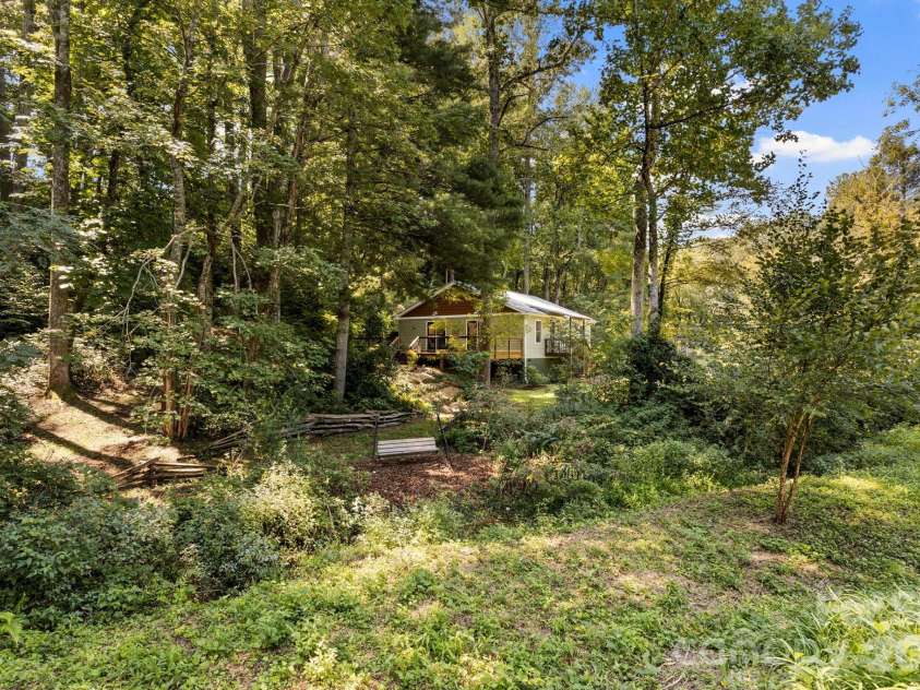 400 Laurel Drive, Saluda, NC 28773.  MLS# CAR4424292, YatesRealty ID 52308. 