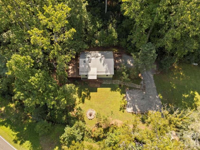400 Laurel Drive, Saluda, NC 28773.  MLS# CAR4424292, YatesRealty ID 52308. 