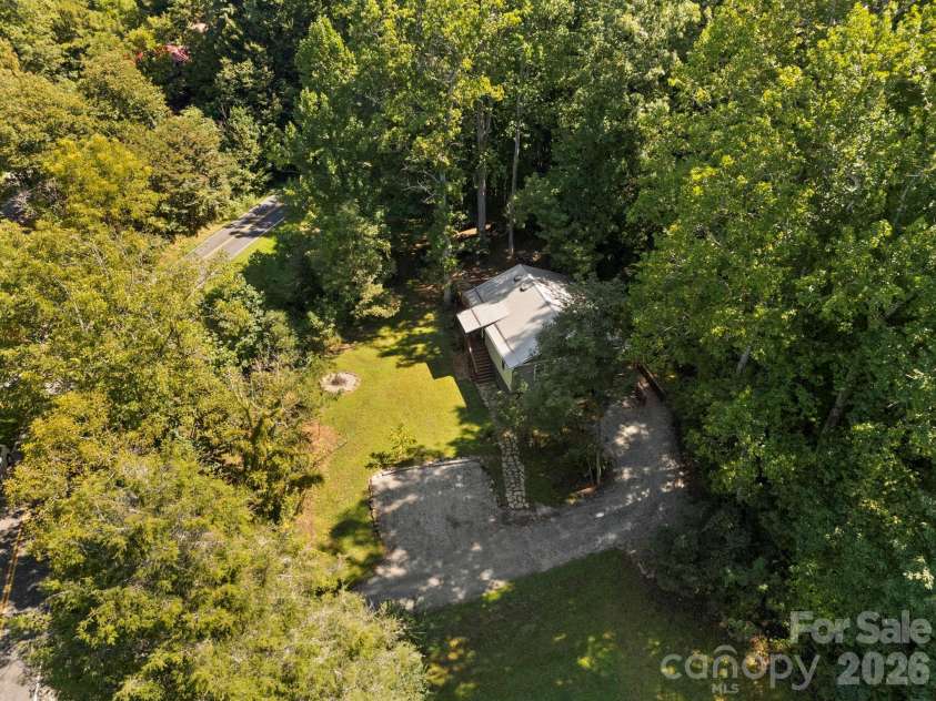 400 Laurel Drive, Saluda, NC 28773.  MLS# CAR4424292, YatesRealty ID 52308. 