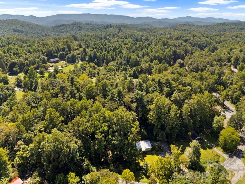 400 Laurel Drive, Saluda, NC 28773.  MLS# CAR4424292, YatesRealty ID 52308. 