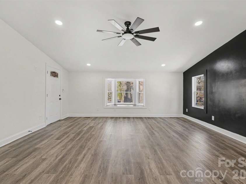1013 Ridge Avenue, Gastonia, NC 28052.  MLS# CAR4341369, YatesRealty ID 5231. 
