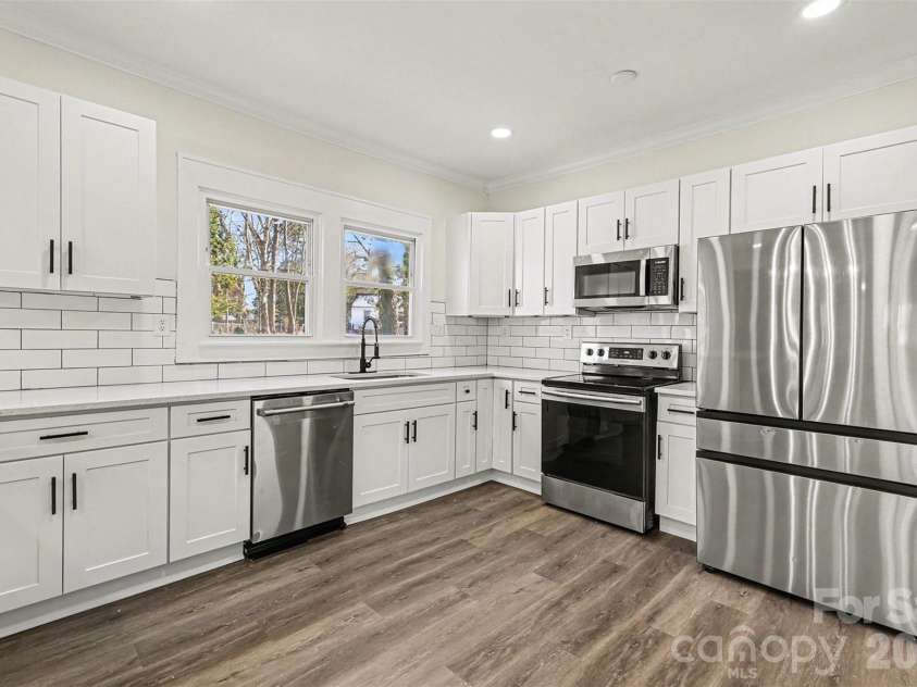 1013 Ridge Avenue, Gastonia, NC 28052.  MLS# CAR4341369, YatesRealty ID 5231. 