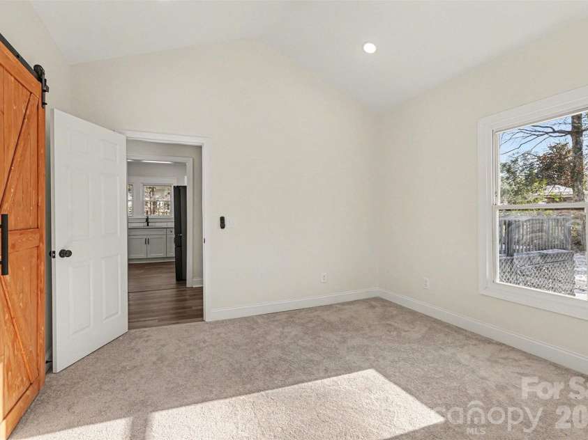 1013 Ridge Avenue, Gastonia, NC 28052.  MLS# CAR4341369, YatesRealty ID 5231. 