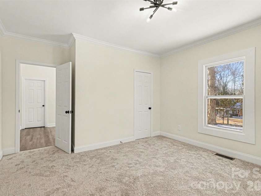 1013 Ridge Avenue, Gastonia, NC 28052.  MLS# CAR4341369, YatesRealty ID 5231. 