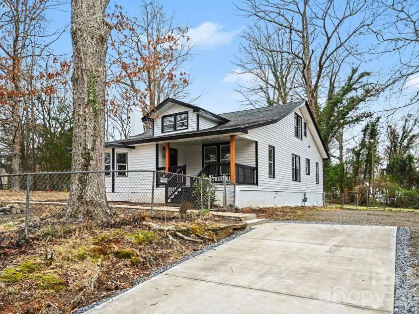 1013 Ridge Avenue, Gastonia, NC 28052.  MLS# CAR4341369, YatesRealty ID 5231. 