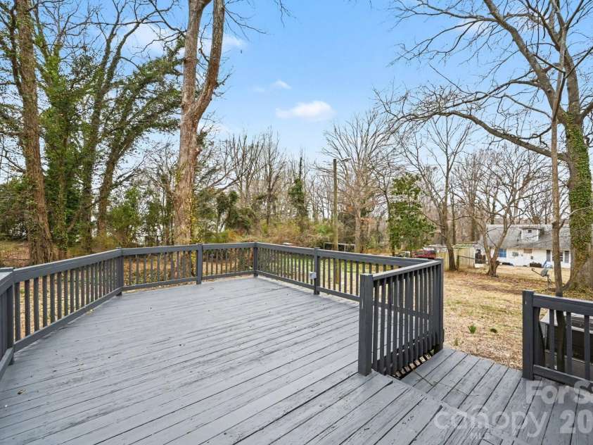 1013 Ridge Avenue, Gastonia, NC 28052.  MLS# CAR4341369, YatesRealty ID 5231. 