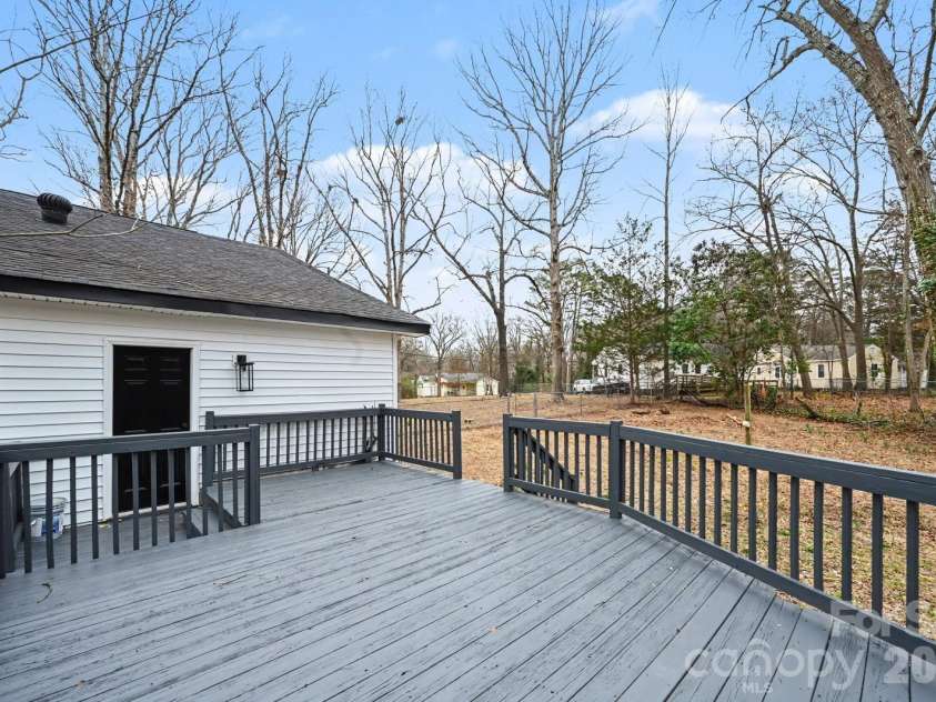 1013 Ridge Avenue, Gastonia, NC 28052.  MLS# CAR4341369, YatesRealty ID 5231. 