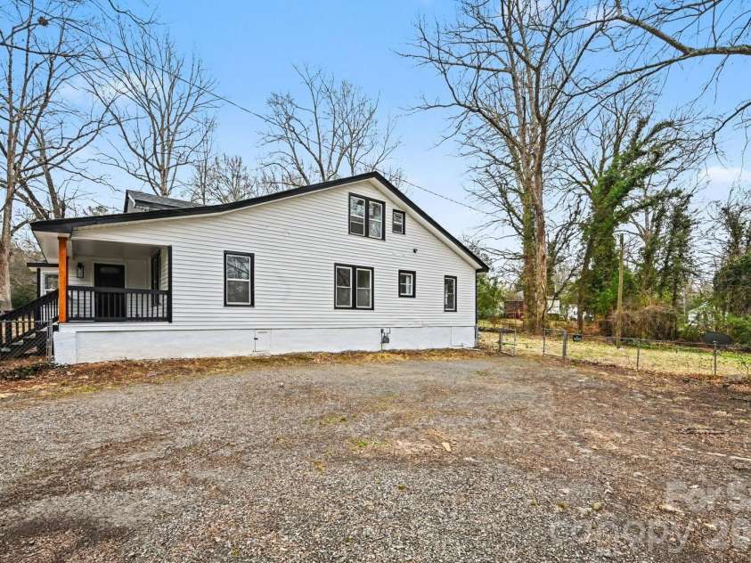 1013 Ridge Avenue, Gastonia, NC 28052.  MLS# CAR4341369, YatesRealty ID 5231. 