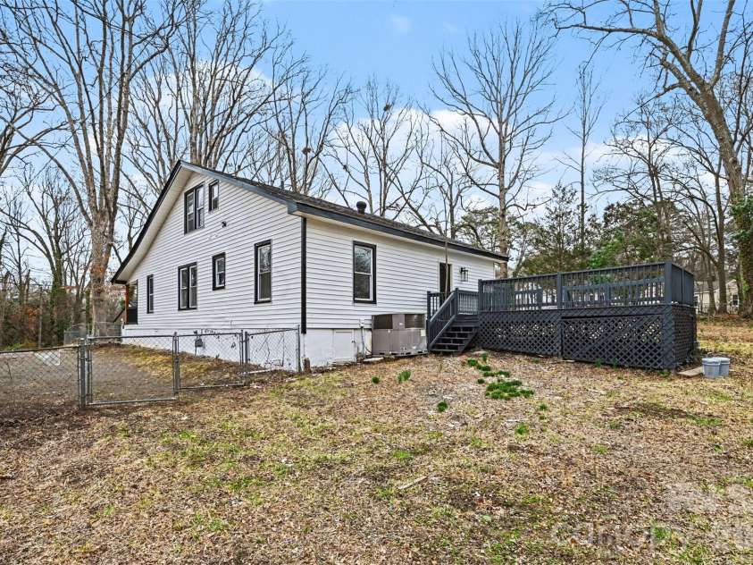 1013 Ridge Avenue, Gastonia, NC 28052.  MLS# CAR4341369, YatesRealty ID 5231. 