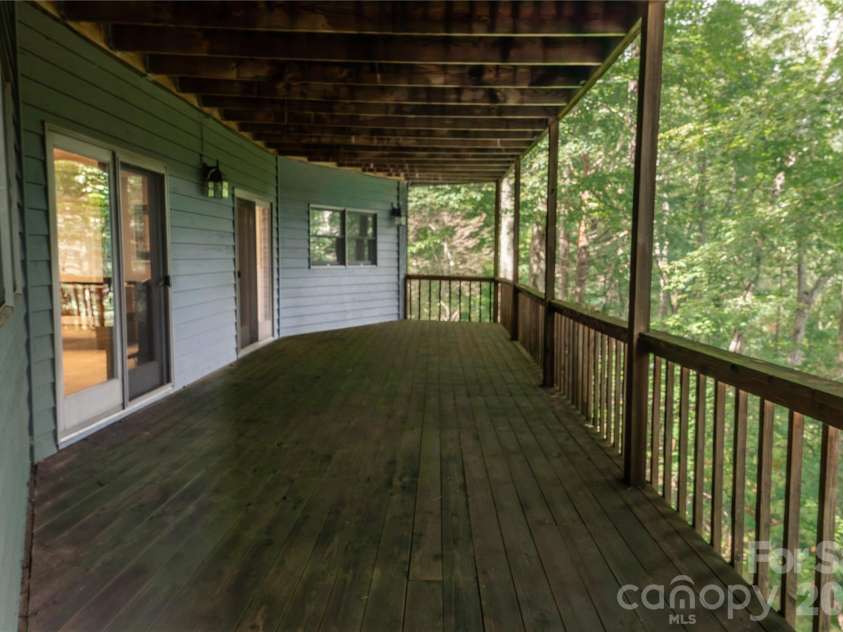 997 Winterstar Loop, Burnsville, NC 28714.  MLS# CAR4427231, YatesRealty ID 52310. 