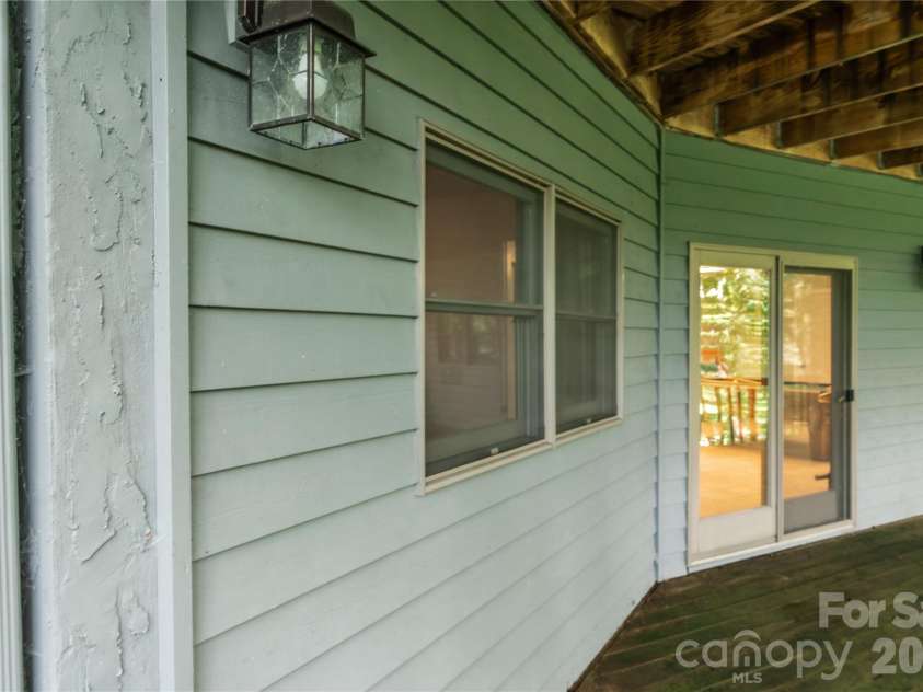 997 Winterstar Loop, Burnsville, NC 28714.  MLS# CAR4427231, YatesRealty ID 52310. 