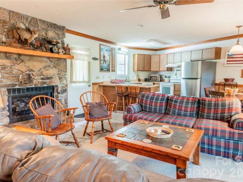 997 Winterstar Loop, Burnsville, NC 28714.  MLS# CAR4427231, YatesRealty ID 52310. 