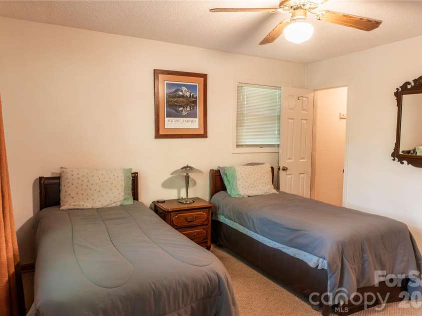 997 Winterstar Loop, Burnsville, NC 28714.  MLS# CAR4427231, YatesRealty ID 52310. 