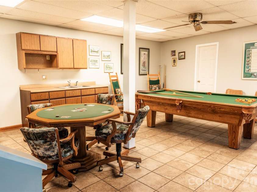 997 Winterstar Loop, Burnsville, NC 28714.  MLS# CAR4427231, YatesRealty ID 52310. 