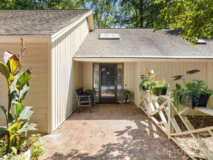 27 Timberidge Drive, Lake Wylie, SC 29710.  MLS# CAR4422088, YatesRealty ID 52312. 