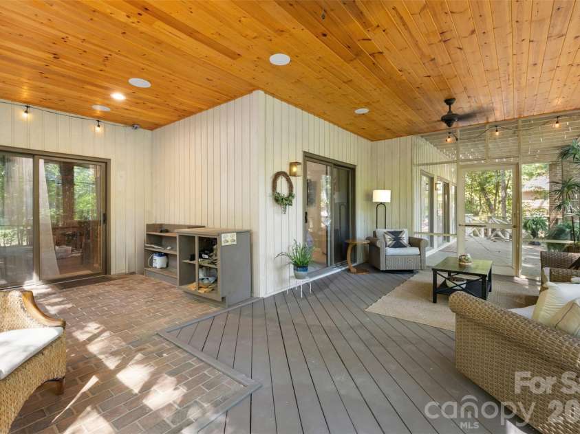 27 Timberidge Drive, Lake Wylie, SC 29710.  MLS# CAR4422088, YatesRealty ID 52312. 