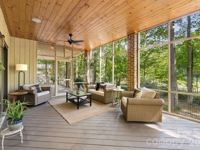 27 Timberidge Drive, Lake Wylie, SC 29710.  MLS# CAR4422088, YatesRealty ID 52312. 
