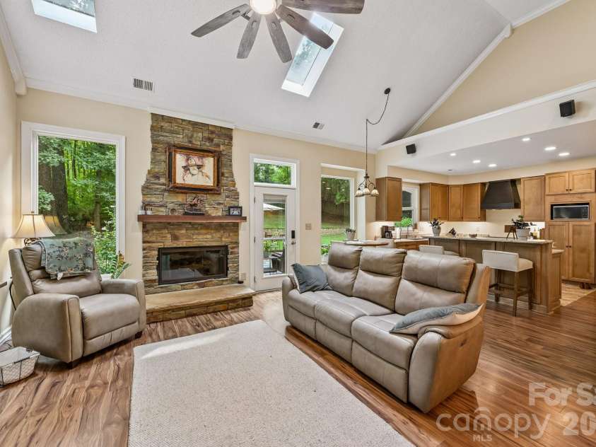 9139 Magnolia Estates Drive, Cornelius, NC 28031.  MLS# CAR4368990, YatesRealty ID 52313. 