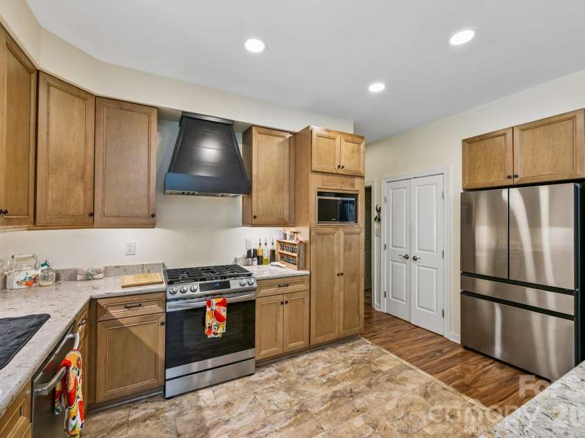 9139 Magnolia Estates Drive, Cornelius, NC 28031.  MLS# CAR4368990, YatesRealty ID 52313. 
