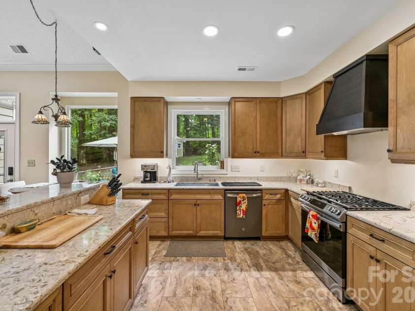 9139 Magnolia Estates Drive, Cornelius, NC 28031.  MLS# CAR4368990, YatesRealty ID 52313. 