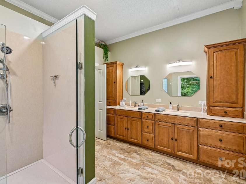 9139 Magnolia Estates Drive, Cornelius, NC 28031.  MLS# CAR4368990, YatesRealty ID 52313. 