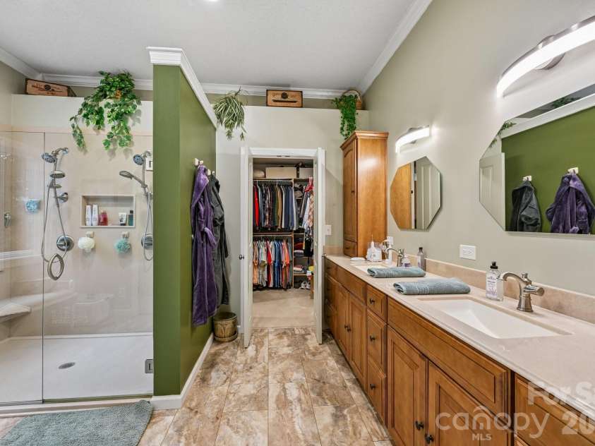 9139 Magnolia Estates Drive, Cornelius, NC 28031.  MLS# CAR4368990, YatesRealty ID 52313. 
