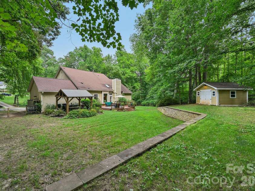 9139 Magnolia Estates Drive, Cornelius, NC 28031.  MLS# CAR4368990, YatesRealty ID 52313. 