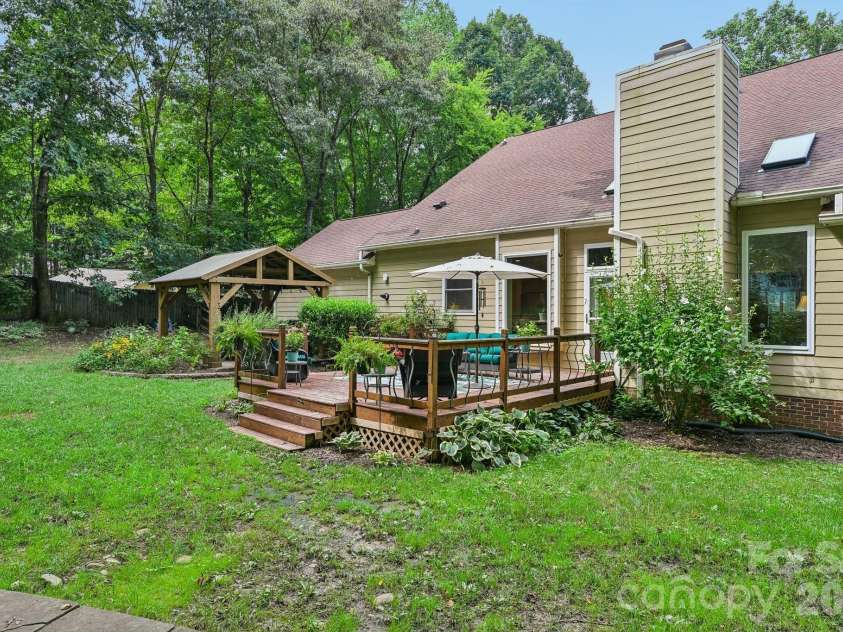 9139 Magnolia Estates Drive, Cornelius, NC 28031.  MLS# CAR4368990, YatesRealty ID 52313. 